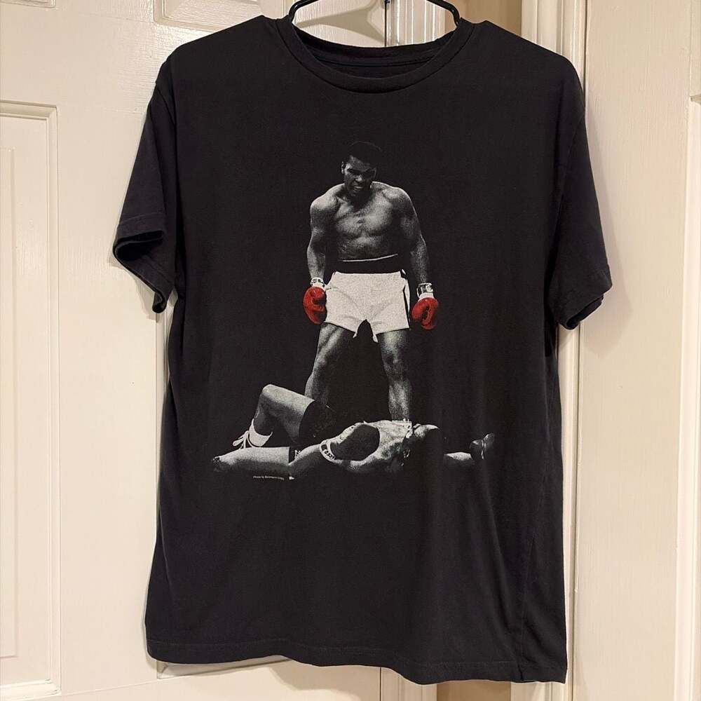 Muhammad Ali vs. Sonny Liston Knockout Graphic T-Shirt